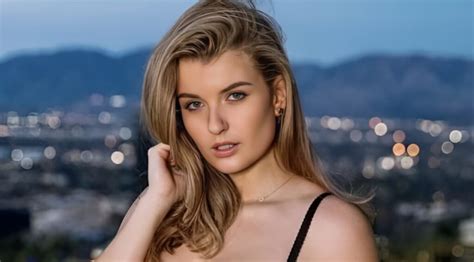 mia melano body|Mia Melano Wiki, Bio, Age, Height, Weight, and Body。